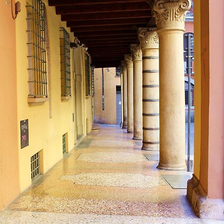 Appartamento Alle Due Torri Болонья Экстерьер фото
